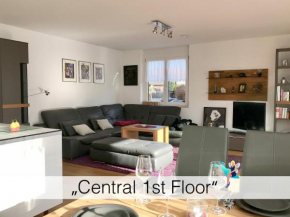 Ferienwohnung Central 1st floor - hochwertige Wohnung mit Balkon und Aufzug